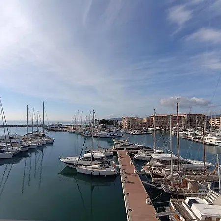 Port Quietude-4 By Interhome