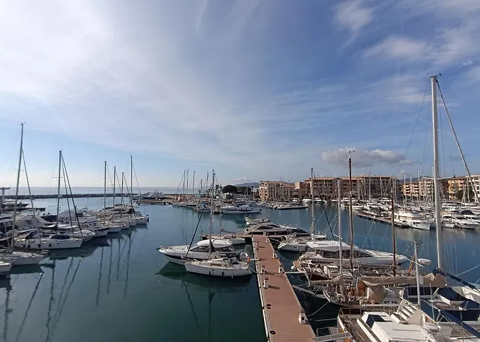 Port Quietude-4 By Interhome